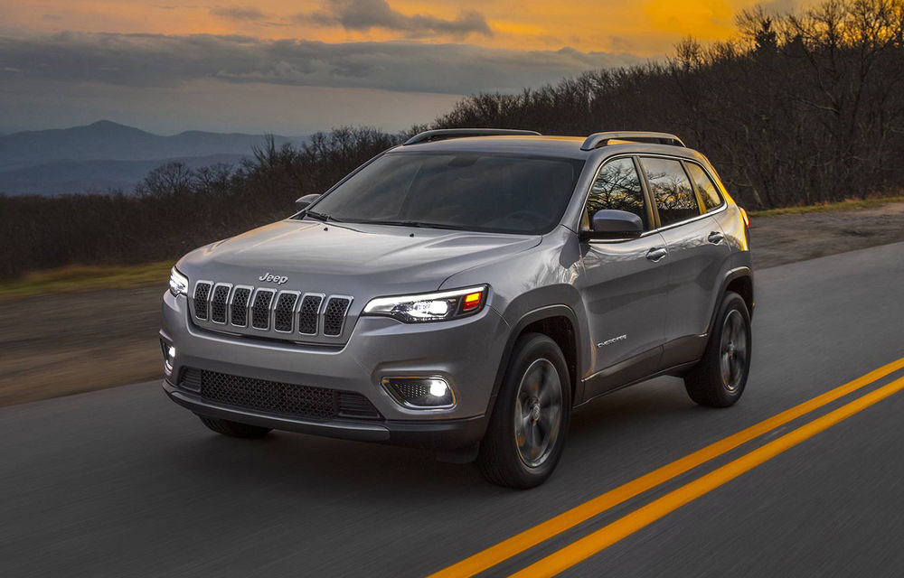 Jeep Cherokee facelift: SUV-ul primește îmbunătățiri stilistice și un nou motor turbo de 2.0 litri și 270 de cai putere - Poza 1