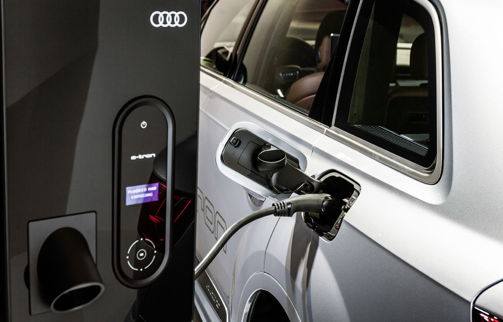 Audi pregătește terenul pentru mașini electrice: teste pentru o rețea de case inteligente alimentate din panouri solare - Poza 1