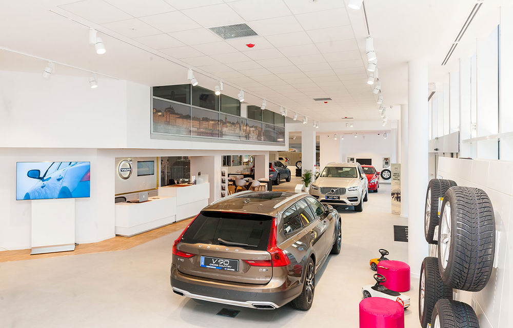 Reconstruit la standarde nordice: cel mai mare dealer Volvo din România a investit un milion de euro în noul showroom de lângă București - Poza 10