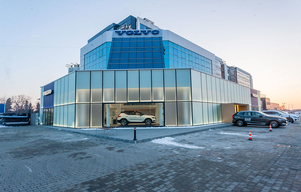 Reconstruit la standarde nordice: cel mai mare dealer Volvo din România a investit un milion de euro în noul showroom de lângă București - Poza 11