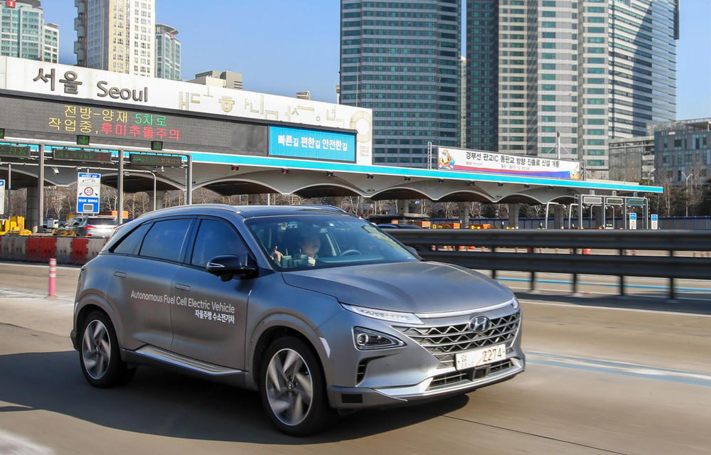 Hyundai a testat noul model pe hidrogen Nexo cu funcții autonome: mașina a mers singură pe autostradă aproape 200 de kilometri cu 110 km/h - Poza 1