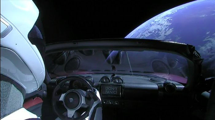 Un Tesla Roadster deținut de Elon Musk a ajuns în spațiu: mașina va rămâne pe o orbită în jurul soarelui - Poza 3