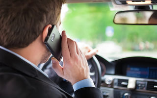 Reguli mai dure în Hexagon: francezii interzic folosirea telefoanelor mobile în mașini, chiar și când acestea sunt trase pe dreapta