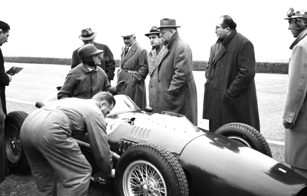 Ferrari aniversează 120 de ani de la nașterea lui Enzo Ferrari: expoziție specială cu fotografii din viața fondatorului mărcii - Poza 4