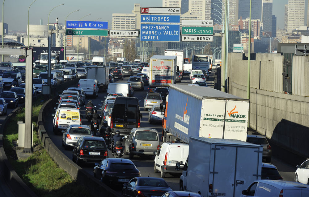 Francezii vor să ajute producătorii să treacă peste declinul diesel: tranziția către motoarele “curate” pune în pericol 12.000 de joburi - Poza 1