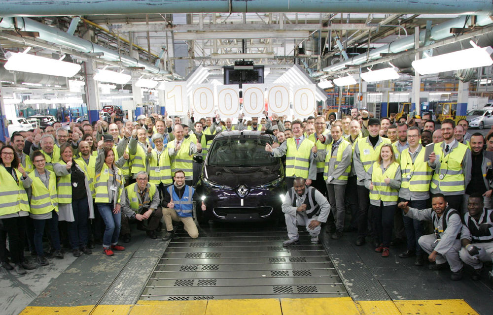 Sărbătoare la Renault: Zoe, cea mai vândută mașină electrică din Europa, a ajuns la 100.000 de unități produse de la lansare - Poza 1