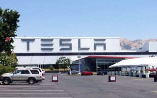 Tesla pregătește o nouă generație de tehnicieni pentru mașinile electrice: Tesla Start este un training adresat studenților