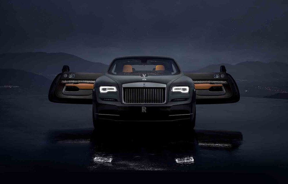 Rolls-Royce lansează ediția specială Wraith Luminary: 55 de unități cu plafon cu stele căzătoare și accesorii acoperite cu țesătură din oțel - Poza 1