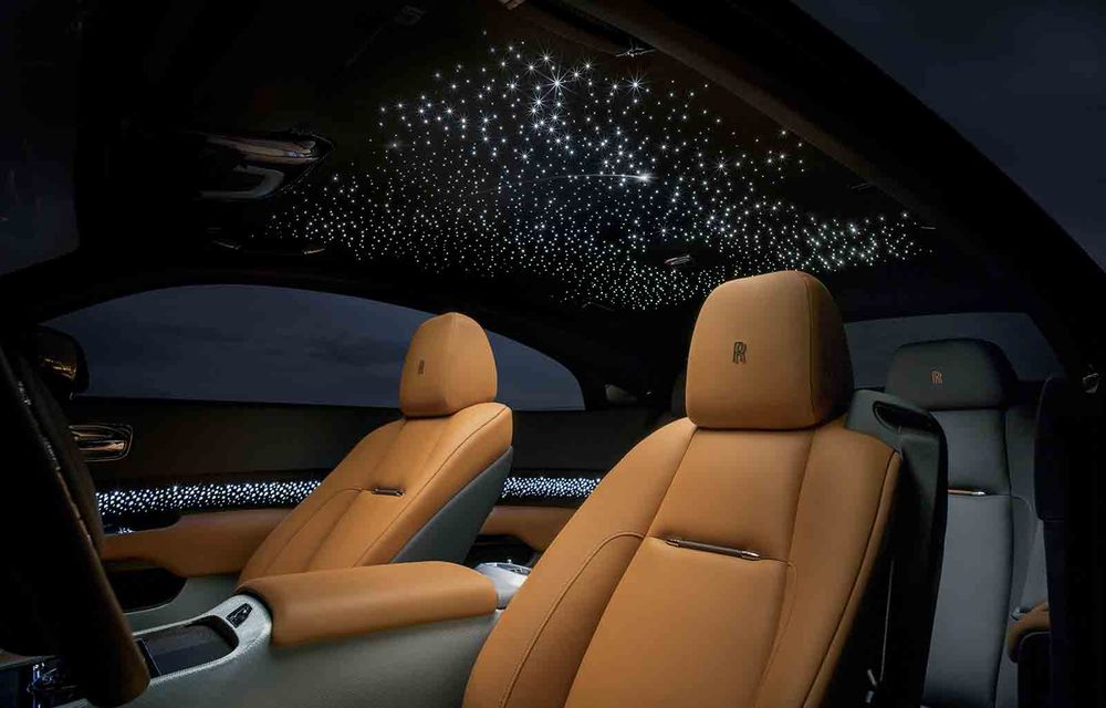 Rolls-Royce lansează ediția specială Wraith Luminary: 55 de unități cu plafon cu stele căzătoare și accesorii acoperite cu țesătură din oțel - Poza 8