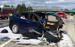 Încă o problemă pentru mașinile autonome: sistemul Autopilot de pe Tesla Model X era activat în timpul unui accident fatal