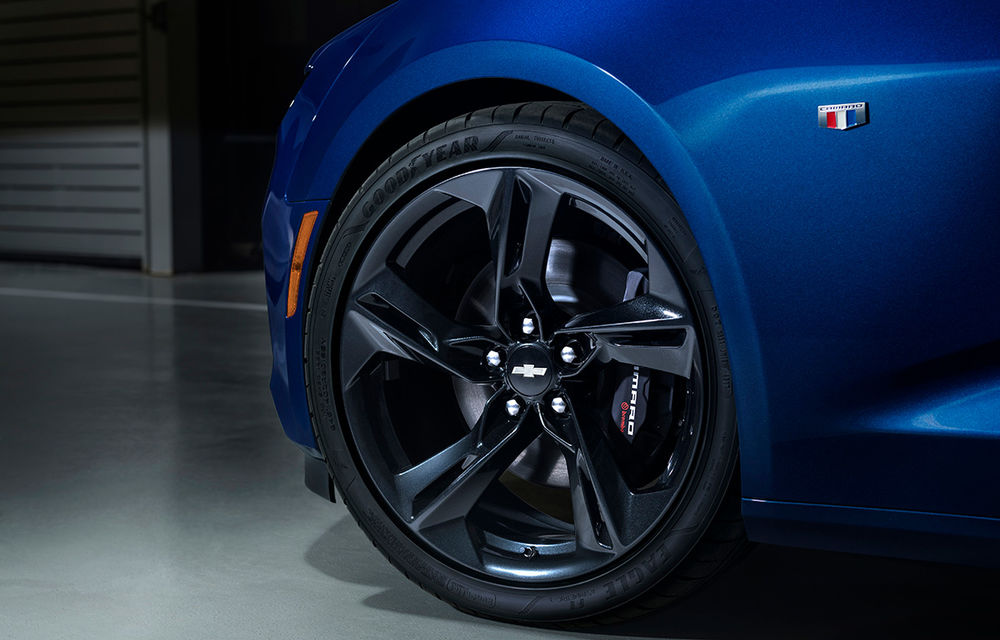 Chevrolet Camaro facelift: muscle car-ul a primit modificări estetice și tehnologii noi - Poza 6