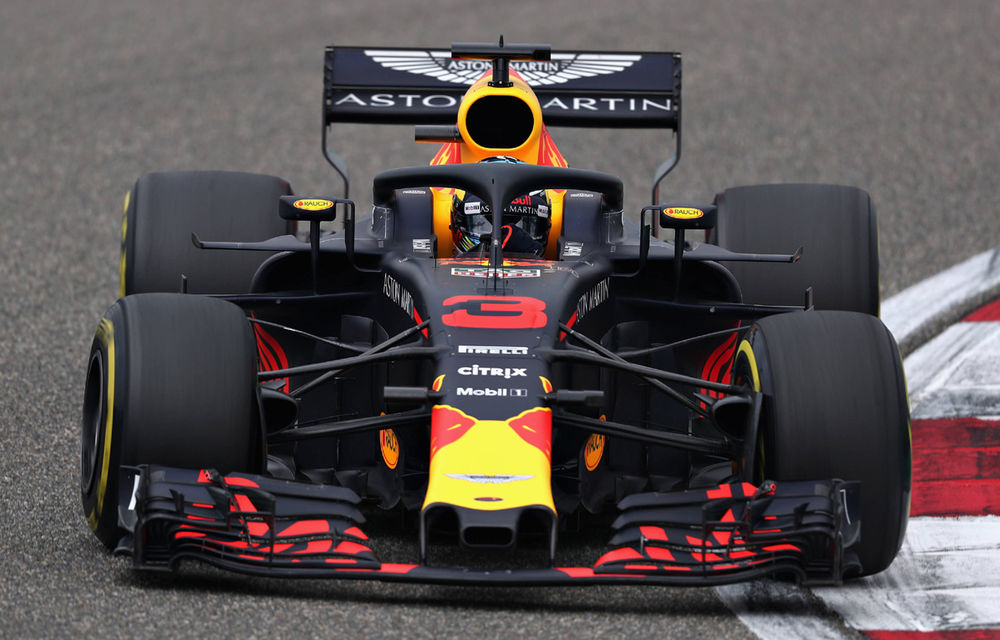 Red Bull insistă că îl poate face campion pe Ricciardo și sugerează că la Ferrari ar fi pilotul numărul doi: &quot;De ce ar pleca?&quot; - Poza 1