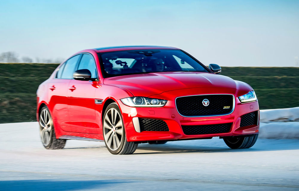 Jaguar introduce noile XE și XF 300 Sport: motor de 2.0 litri benzină cu 300 de cai putere - Poza 13