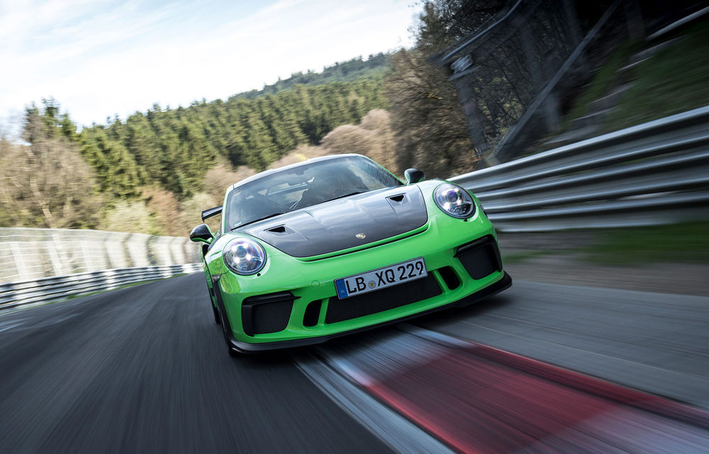Performanță pe Iadul Verde: Porsche 911 GT3 RS facelift a parcurs circuitul de la Nurburgring în mai puțin de 7 minute - Poza 1