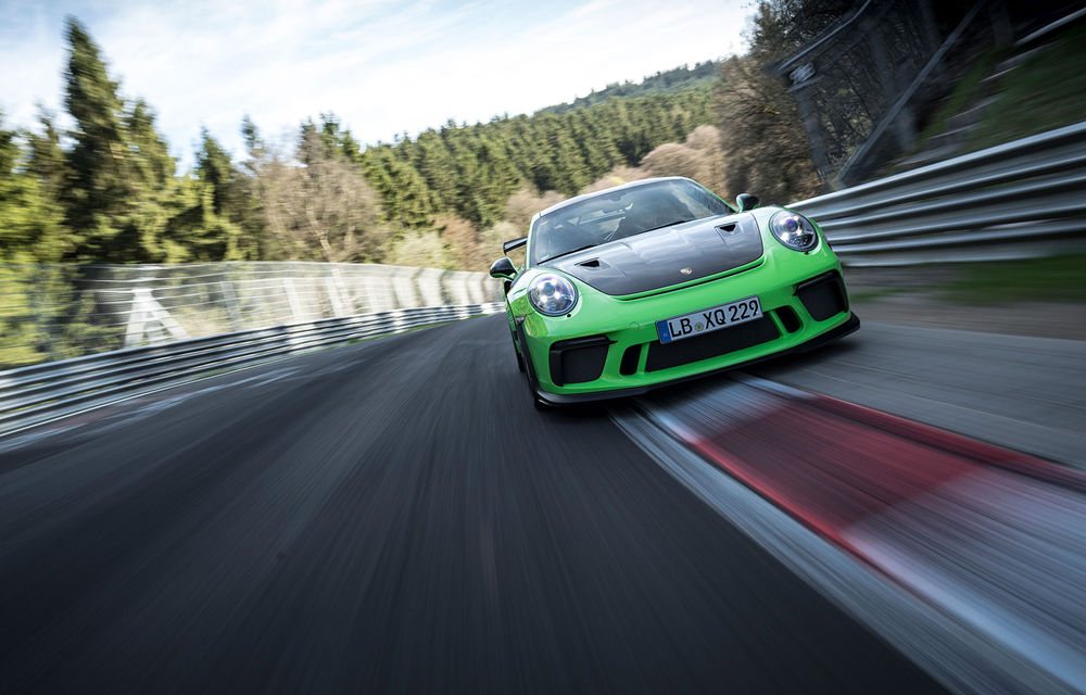 Performanță pe Iadul Verde: Porsche 911 GT3 RS facelift a parcurs circuitul de la Nurburgring în mai puțin de 7 minute - Poza 3