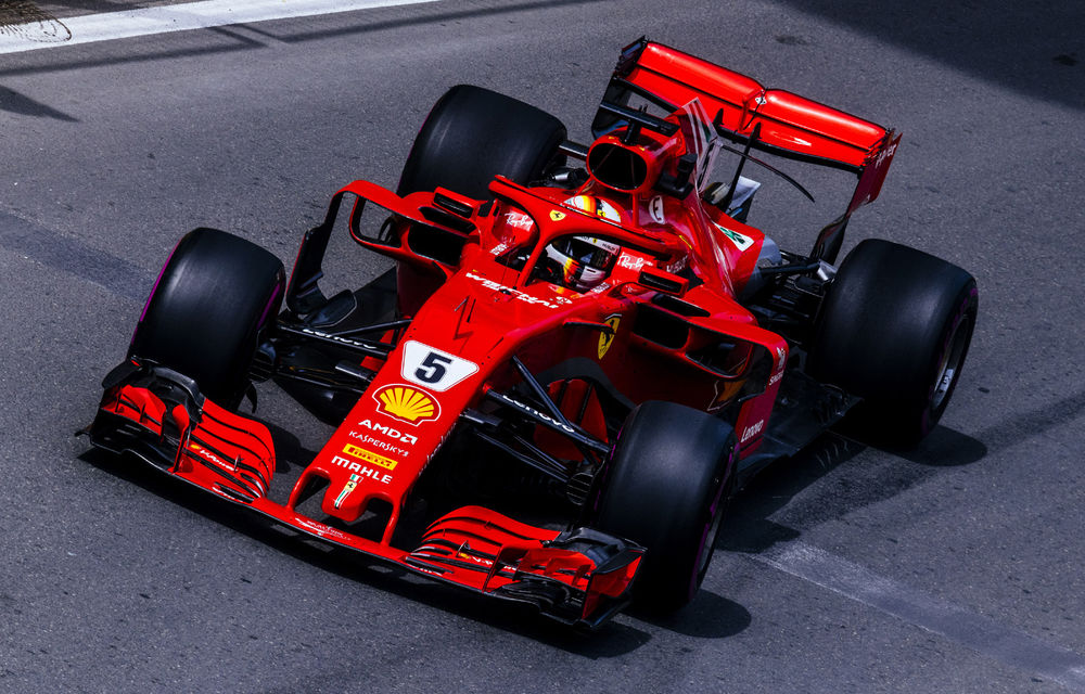 Vettel, pole position în Azerbaidjan în fața lui Hamilton. Bottas și Ricciardo, în a doua linie a grilei - Poza 1