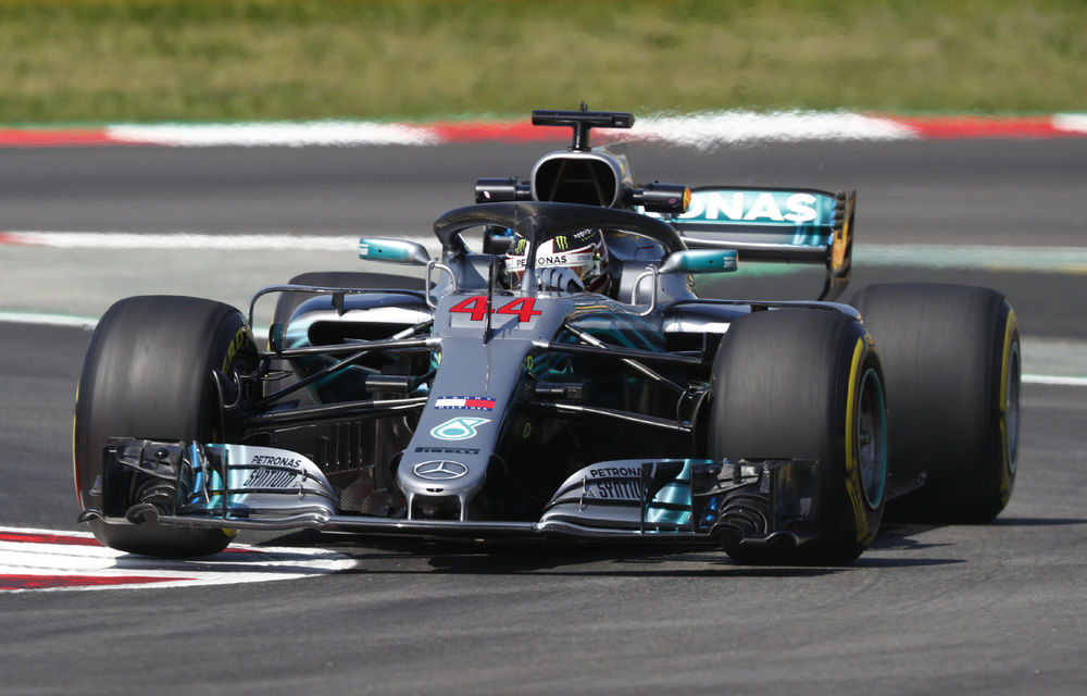 Hamilton, pole position la Barcelona în fața lui Bottas. Ferrari ocupă a doua linie a grilei de start - Poza 1