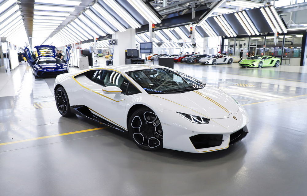 Un Lamborghini Huracan deținut de Papa Francisc a fost vândut cu 715.000 de euro la o licitație: banii vor fi donați în scopuri caritabile - Poza 1
