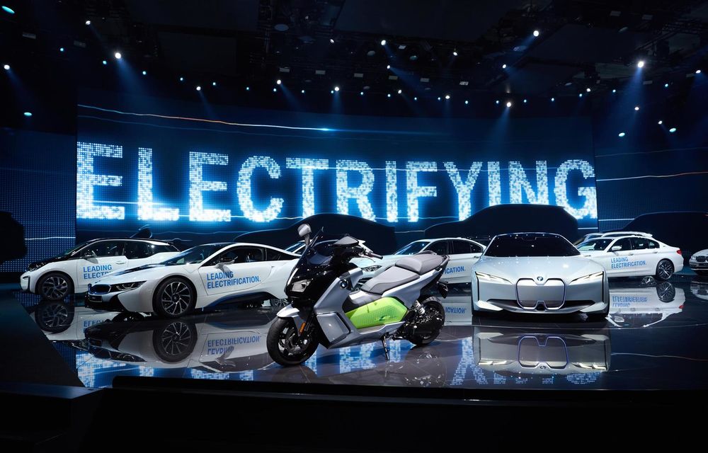 Electrificarea merge bine la BMW: grupul german a livrat peste 36.000 de hibrizi plug-in și mașini electrice în primele patru luni - Poza 1