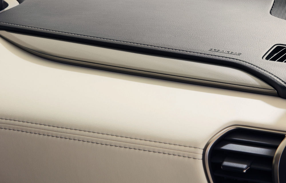 Lexus NX primește o ediție specială Sport: mici noutăți estetice și jante din aliaj de 18 inch - Poza 5