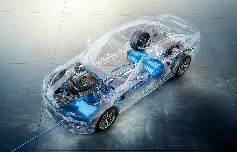 BMW va introduce în iulie încărcarea wireless pentru 530e iPerformance: 3 ore și jumătate pentru încărcarea completă a modelului plug-in hybrid - Poza 4