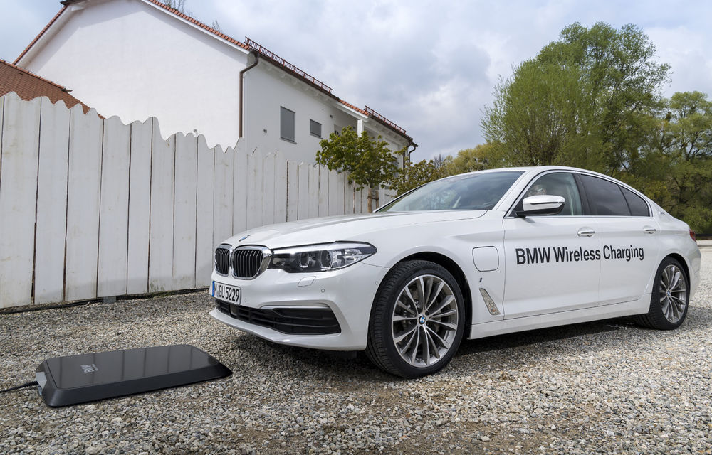 BMW va introduce în iulie încărcarea wireless pentru 530e iPerformance: 3 ore și jumătate pentru încărcarea completă a modelului plug-in hybrid - Poza 2