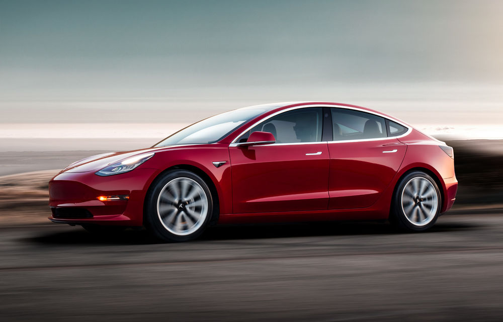 Tesla a îmbunătățit distanța de frânare a lui Model 3 cu aproape 6 metri: &quot;Nu am văzut niciodată un astfel de progres prin update software&quot; - Poza 1