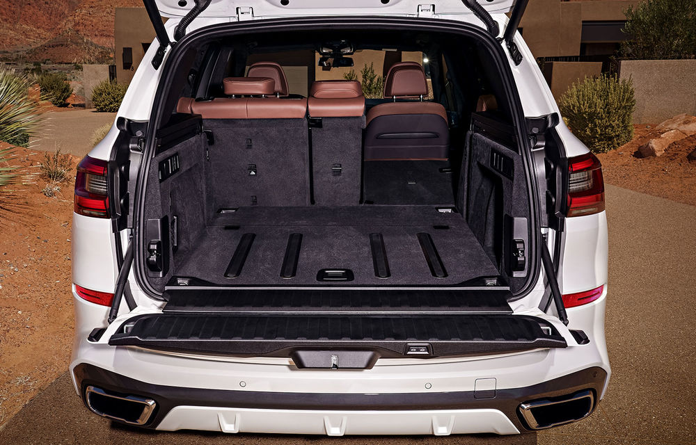 Noua generație BMW X5 se prezintă oficial: SUV-ul primește motoare diesel mai puternice, direcție integrală și un pachet off-road - Poza 46