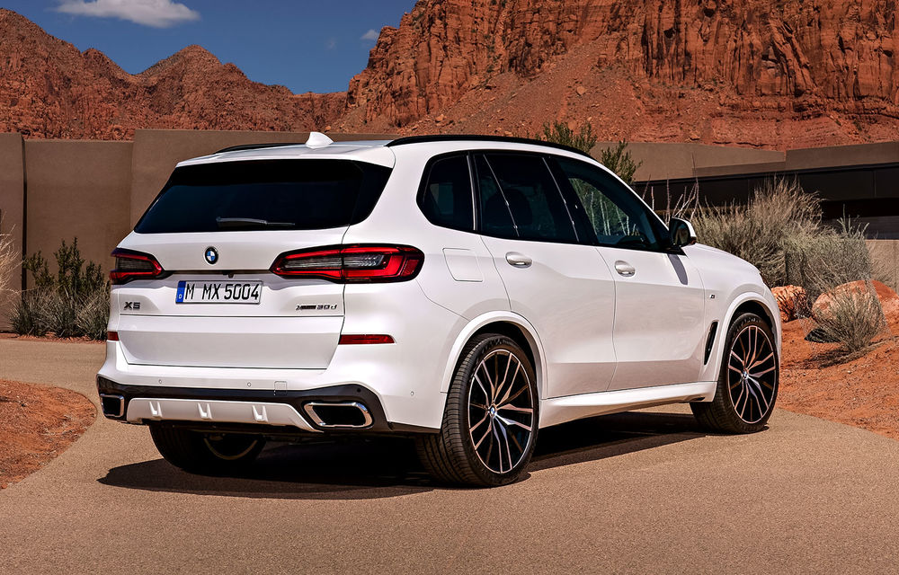 Noua generație BMW X5 se prezintă oficial: SUV-ul primește motoare diesel mai puternice, direcție integrală și un pachet off-road - Poza 22