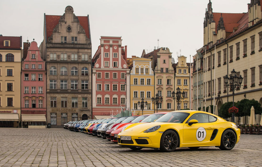REPORTAJ: Cum a fost la petrecerea Porsche 70 de ani - Poza 1