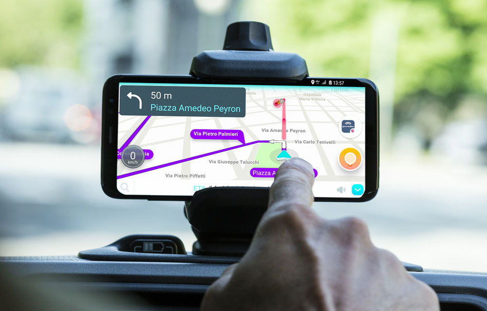 Fiat Panda Waze: modelul de oraș integrează aplicația de navigație în sistemul de infotainment - Poza 8