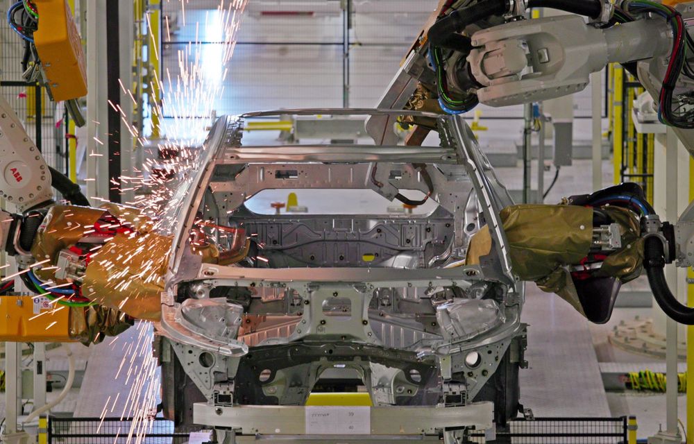 Volvo și-a deschis prima fabrică din SUA: producția noului model S60 va începe în toamna acestui an - Poza 4