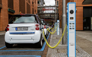 Obiectiv fantezist: italienii vor să vândă un milion de mașini electrice până în 2022
