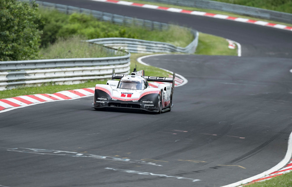 Porsche a doborât recordul all-time pe Nurburgring: prototipul 919 Hybrid Evo a parcurs Iadul Verde în 5 minute și 19.55 secunde - Poza 6