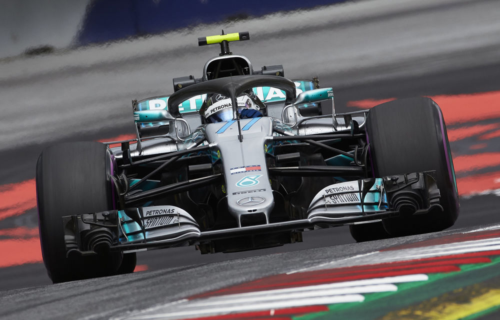 Bottas va pleca din pole position în Austria și va fi urmat pe grila de start de Hamilton. Vettel, locul 6 după o penalizare cu 3 poziții - Poza 1