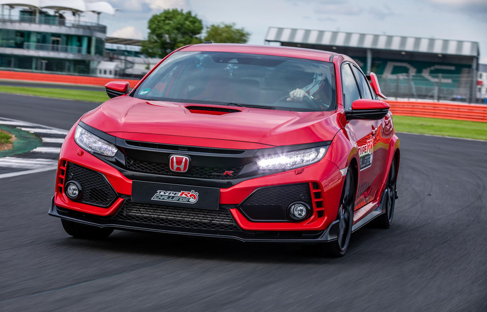 Noua generație Honda Civic Type R a cucerit circuitul de la Silverstone: Hot Hatch-ul nipon a doborât recordul deținut de vechiul Civic Type R - Poza 2