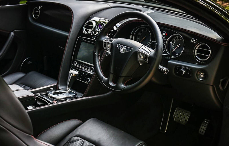 Un exemplar Bentley Continental GT Speed deținut de Sir Elton John va fi scos la licitație: specialiștii spun că modelul va fi vândut pentru cel puțin 79.000 de euro - Poza 4