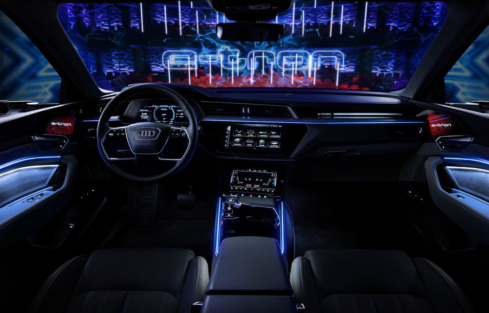 Primele imagini cu interiorul lui Audi e-tron: SUV-ul electric are 5 ecrane, dintre care două pentru camerele care înlocuiesc oglinzile - Poza 21