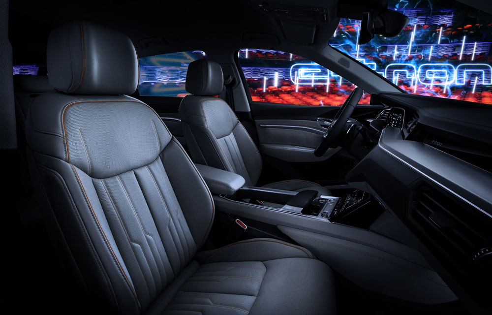 Primele imagini cu interiorul lui Audi e-tron: SUV-ul electric are 5 ecrane, dintre care două pentru camerele care înlocuiesc oglinzile - Poza 23