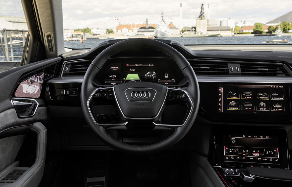 Primele imagini cu interiorul lui Audi e-tron: SUV-ul electric are 5 ecrane, dintre care două pentru camerele care înlocuiesc oglinzile - Poza 6