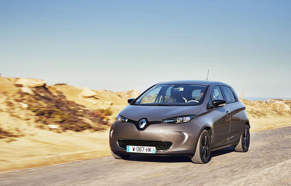 Renault Zoe, disponibil și în România cu motorul de 110 cai putere: noua versiune a mașinii electrice costă 35.000 de euro - Poza 1