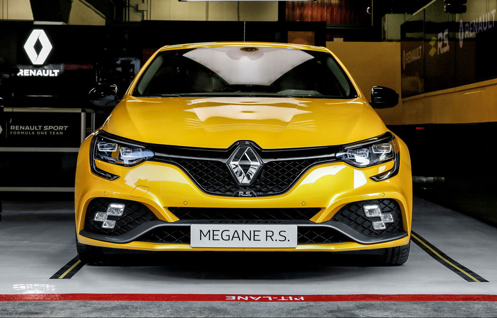 Renault a prezentat noul Megane RS Trophy: transmisie manuală sau automată pentru Hot Hatch-ul de 300 de cai putere - Poza 6