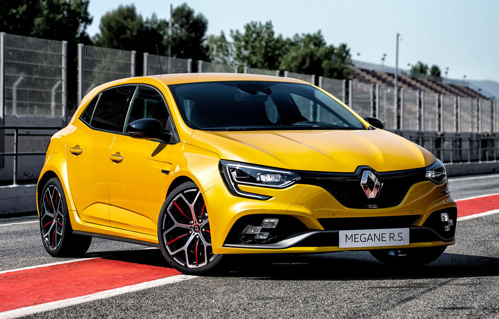 Renault a prezentat noul Megane RS Trophy: transmisie manuală sau automată pentru Hot Hatch-ul de 300 de cai putere - Poza 1
