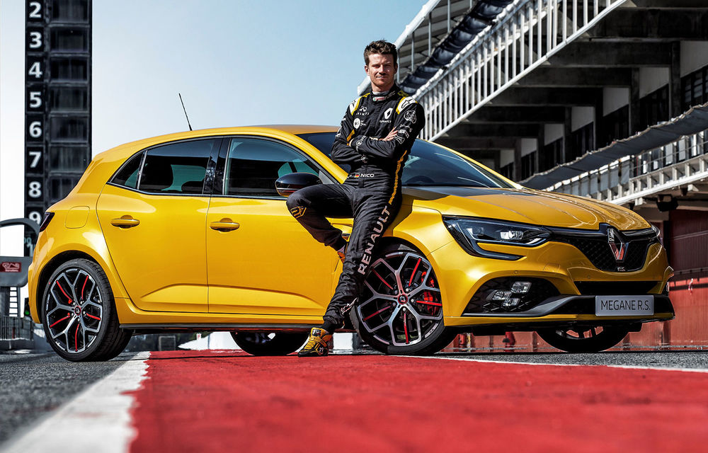 Renault a prezentat noul Megane RS Trophy: transmisie manuală sau automată pentru Hot Hatch-ul de 300 de cai putere - Poza 13