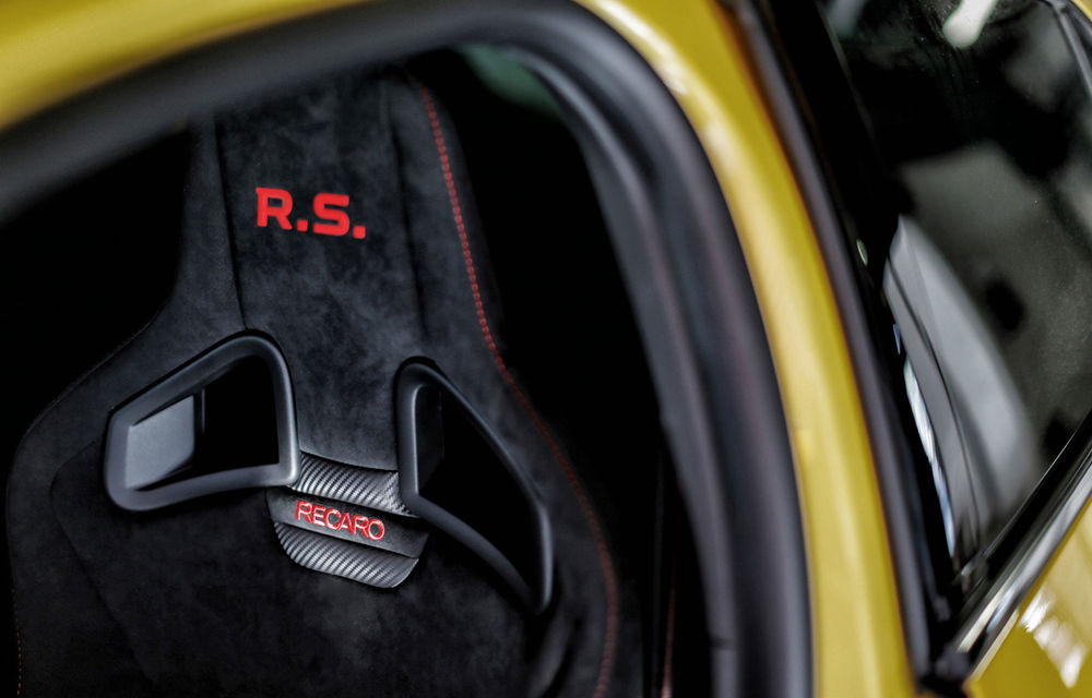 Renault a prezentat noul Megane RS Trophy: transmisie manuală sau automată pentru Hot Hatch-ul de 300 de cai putere - Poza 26