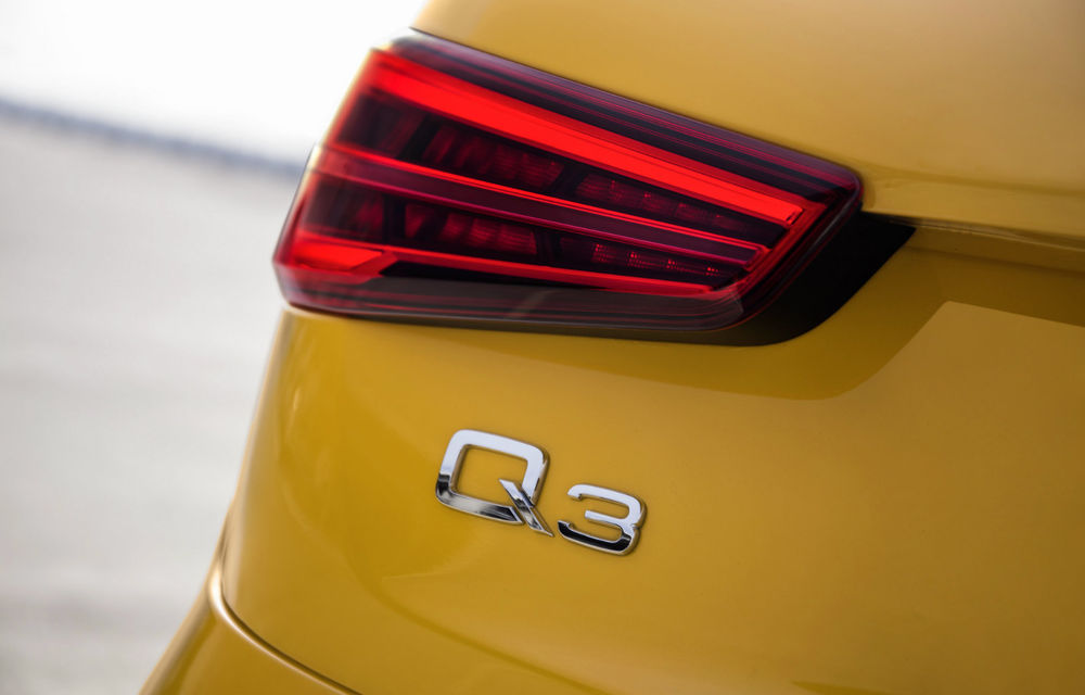 Noua generație Audi Q3 va avea și versiuni de performanță: viitorul SQ3 a fost surprins în timpul testelor de la Nurburgring - Poza 1