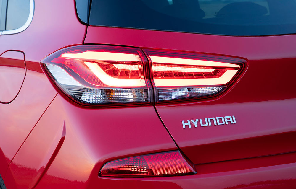 Hyundai a prezentat versiunea i30 N Line: aspect sportiv și îmbunătățiri tehnice pentru hatchback-ul asiatic - Poza 19