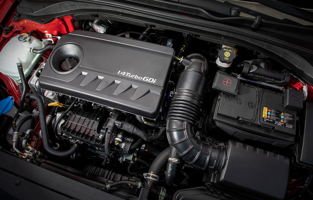 Hyundai a prezentat versiunea i30 N Line: aspect sportiv și îmbunătățiri tehnice pentru hatchback-ul asiatic - Poza 25