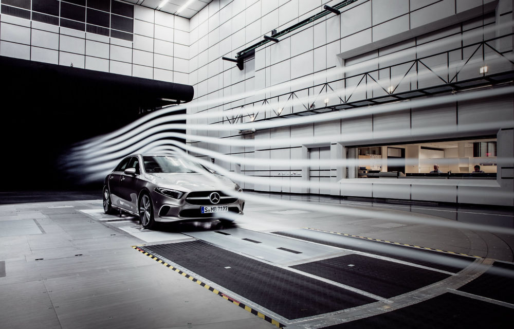 Primele imagini cu viitorul Mercedes-Benz Clasa A Sedan: noul model debutează până la finalul anului și va avea cel mai bun coeficient aerodinamic din segment - Poza 1