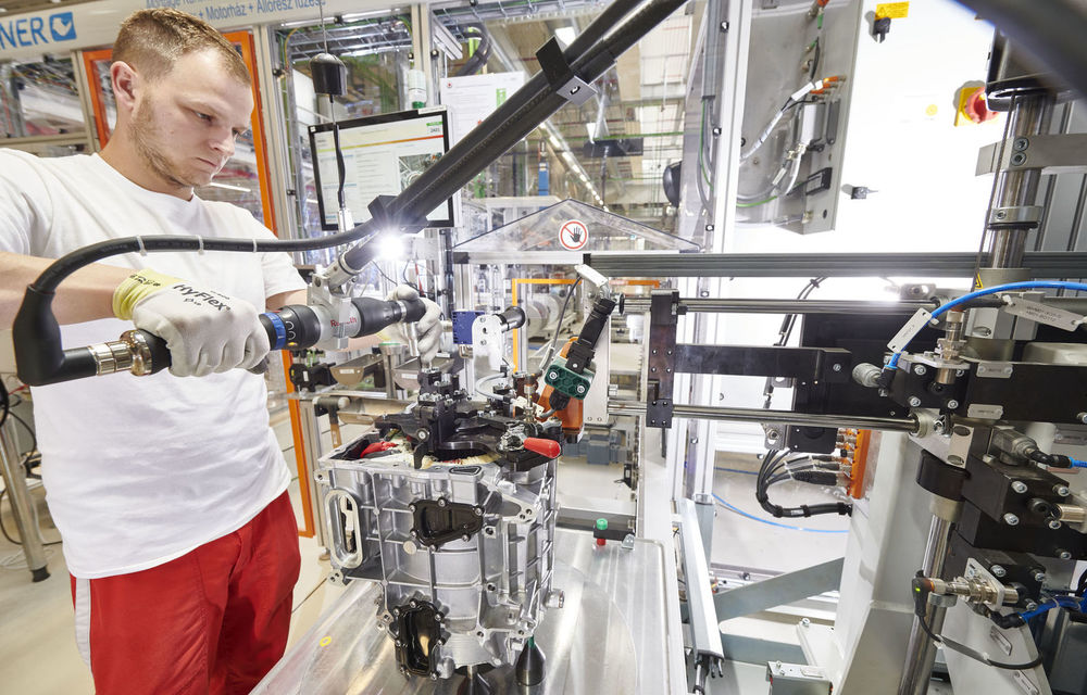 Audi a dat startul unei noi ere: nemții au început producția de motoare electrice la fabrica din Ungaria - Poza 1